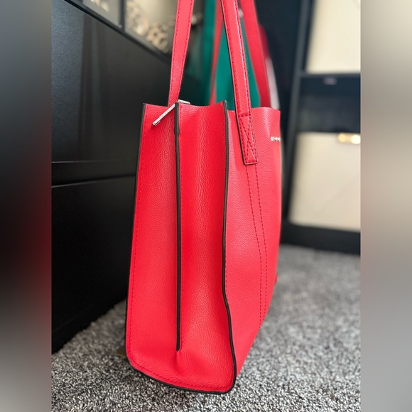 Marc Jacobs Repeat Red Leather Tote - Picture 15 of 17